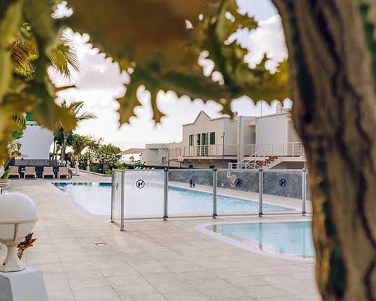 Piscine extérieure et piscine pour enfants